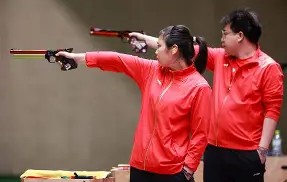 射击夜战：泰山银狐队绝杀嵩山猎隼队，速度优势明显轮换效果显现-爱游戏官网